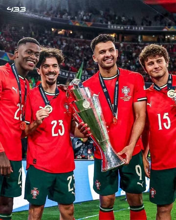 巴黎葡萄牙四人帮 冲击单赛季7座奖杯 已夺5冠